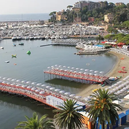 アパート Holidays *